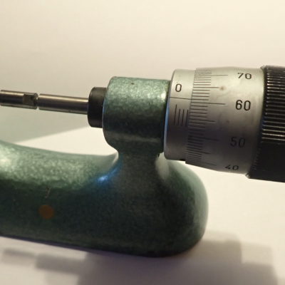 Horizontal micrometer 0-25 mm : Swiss-American .L